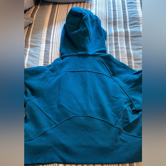 Lululemon oversized Scuba - Picture 2 of 4